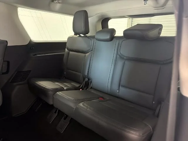 New 2027 Star White Metallic Tri-Coat Ford MAX Active image 29