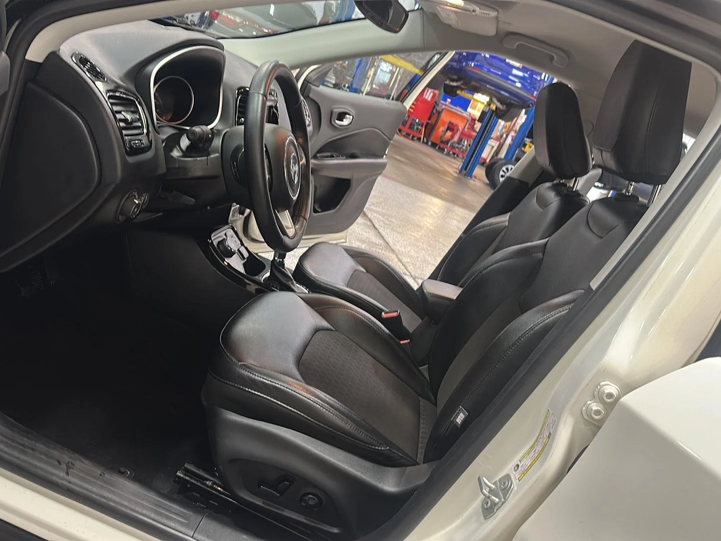 Used 2019 White Clearcoat Jeep Altitude image 11