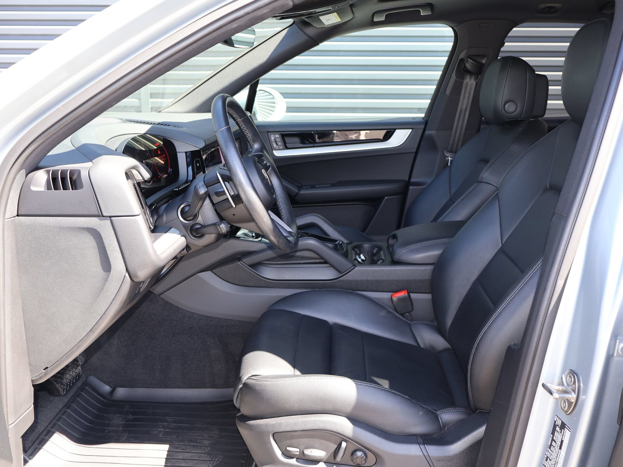 Used 2024 Dolomite Silver Metallic Porsche  image 5
