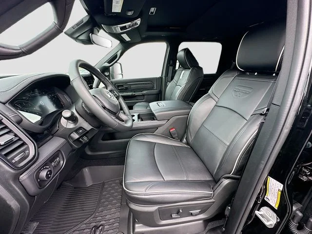 New 2026 Diamond Black Crystal Pearl-Coat Exterior Paint RAM Rebel image 16