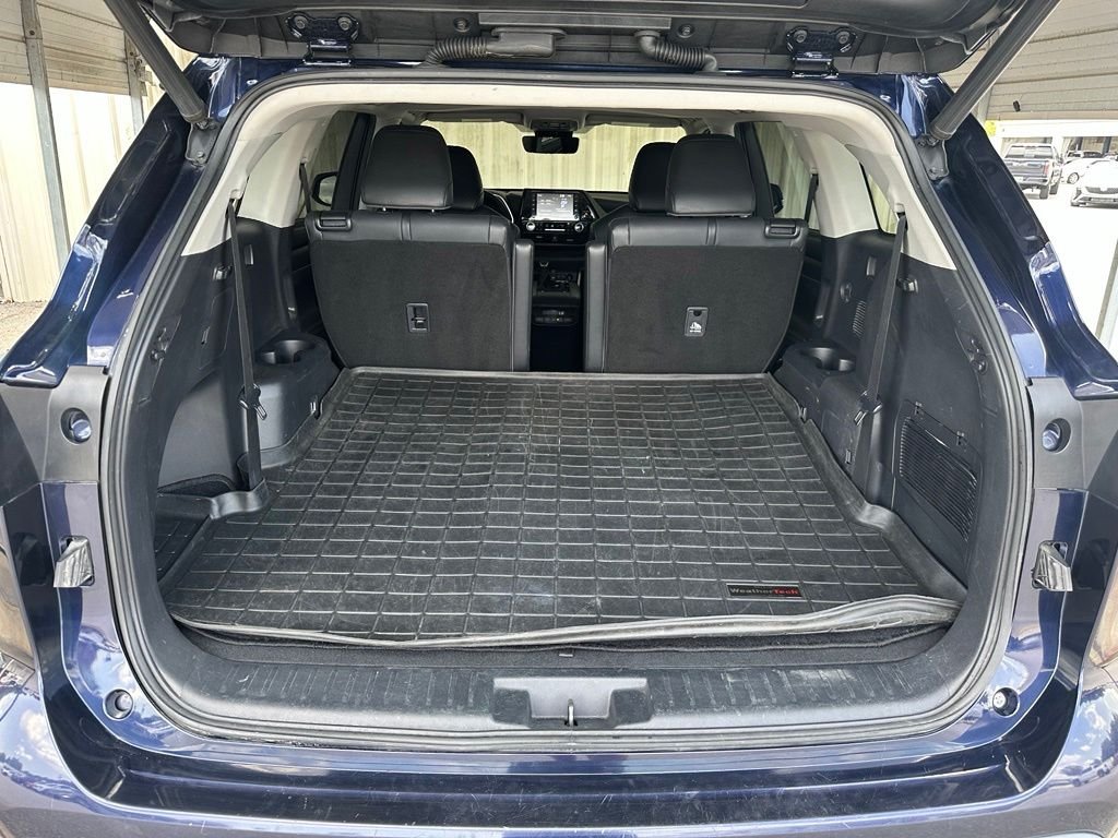 Used 2020  Toyota XLE image 31