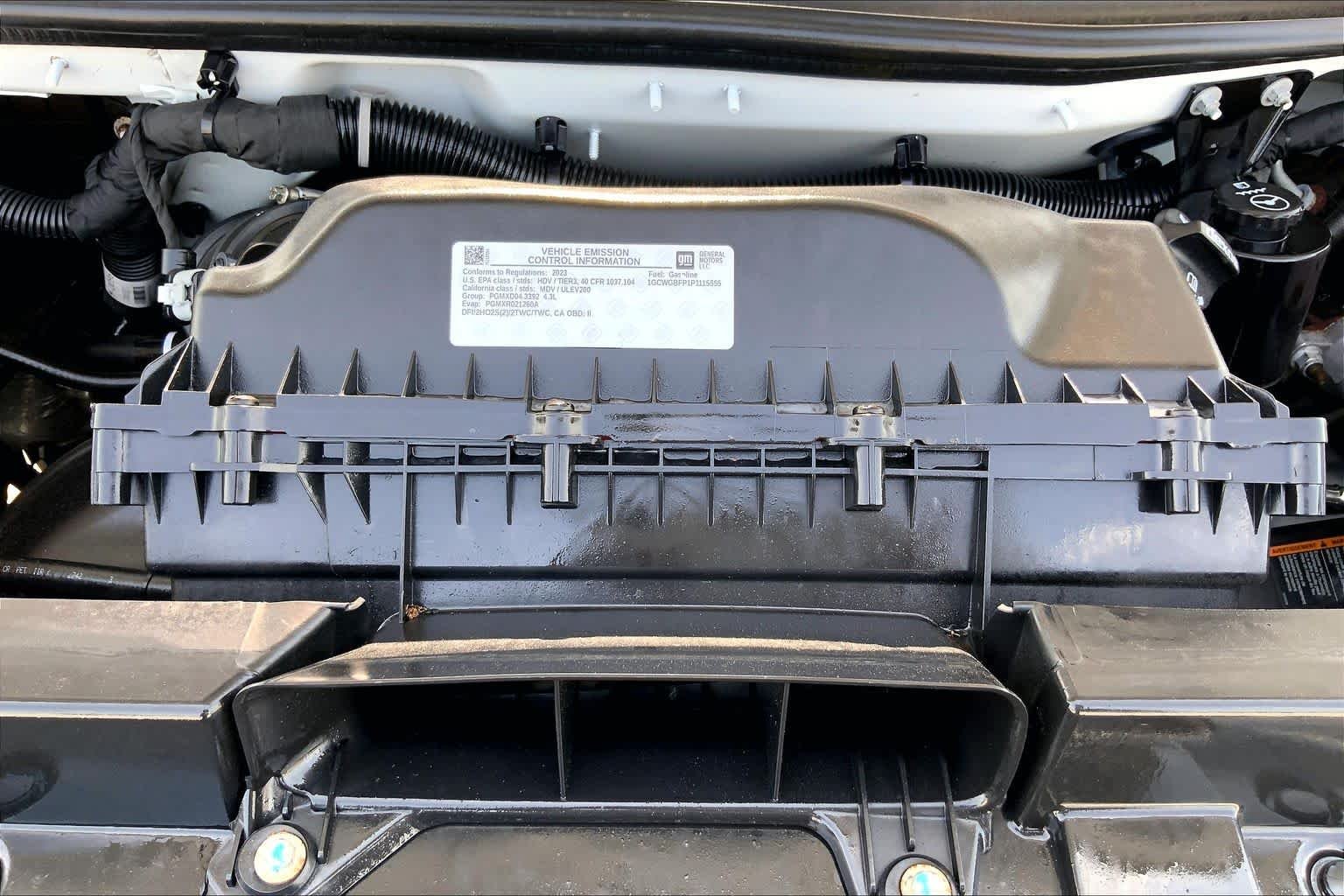 Used 2023 Summit White Chevrolet  image 29