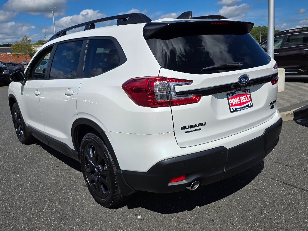 Used 2025 Crystal White Pearl Subaru Onyx Edition Touring image 10