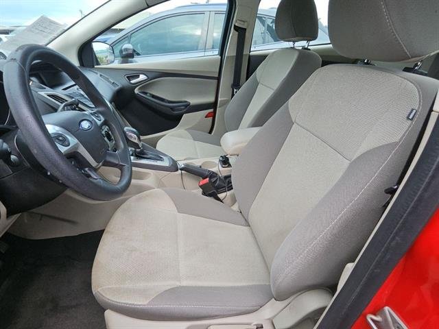 Used 2013 Race Red Ford SE image 15