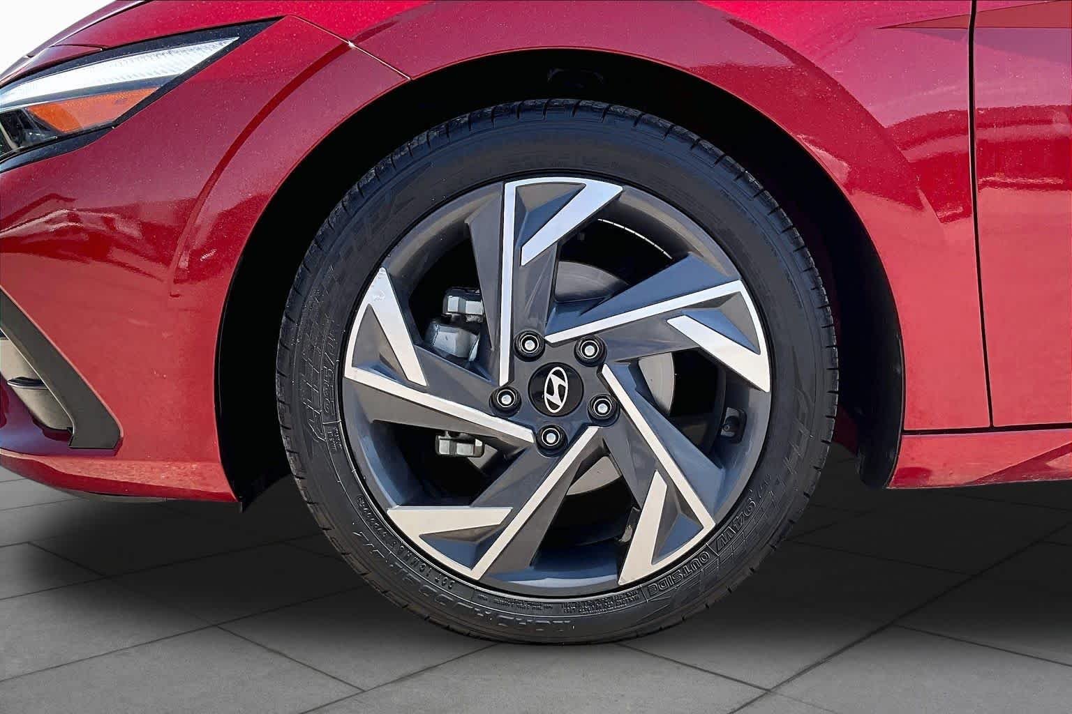 Used 2025 Ultimate Red Hyundai Limited image 10