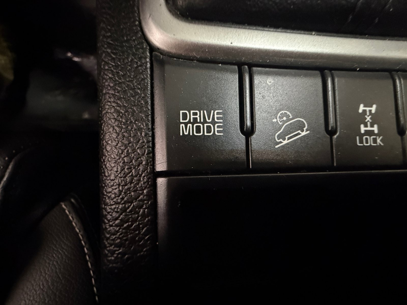 Used 2020 Snow White Pearl Kia S image 24