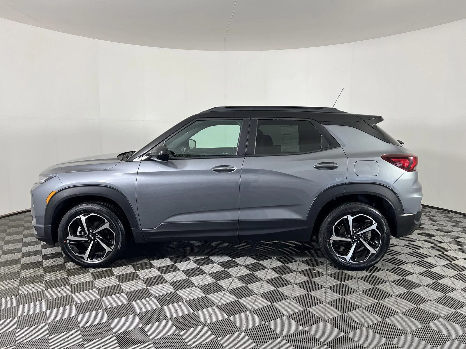 Used 2021 Satin Steel Metallic Chevrolet RS image 27