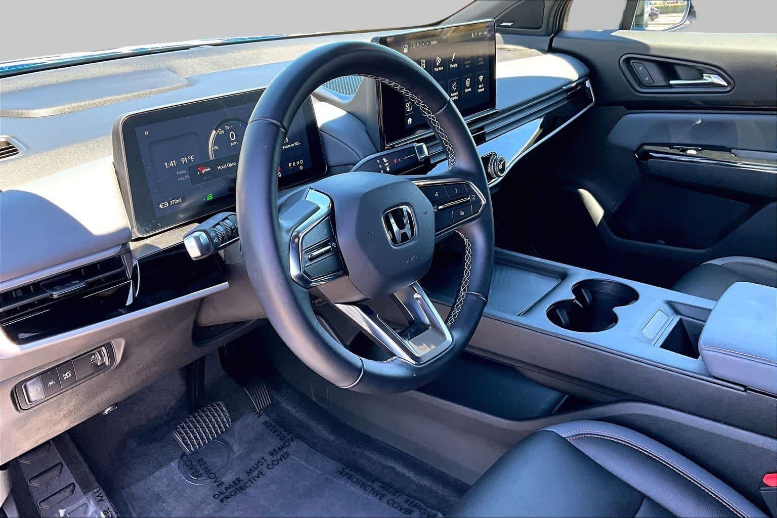 Used 2025 Pacific Blue Metallic Honda Touring image 17