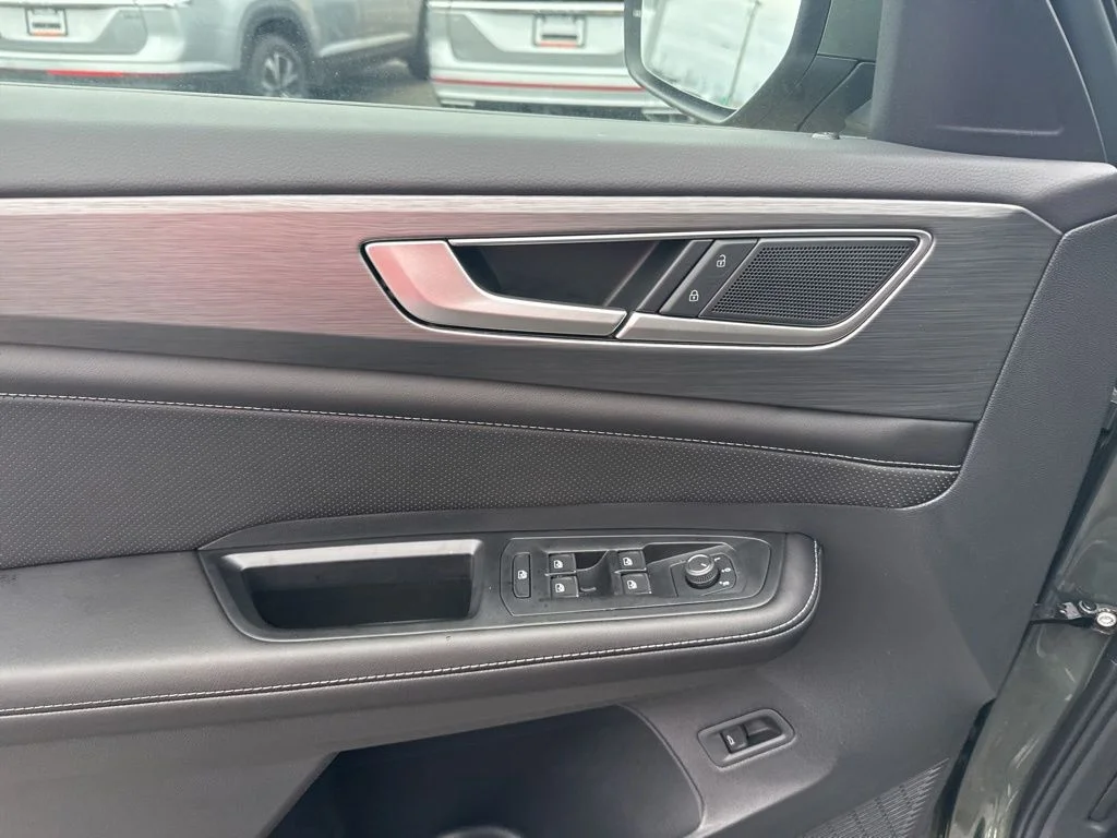 2026 Volkswagen Atlas Cross Sport SE w/Tech - Photo 17