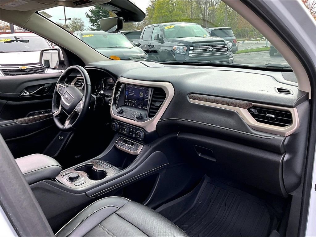 Used 2023 White Frost Tricoat GMC Denali image 22