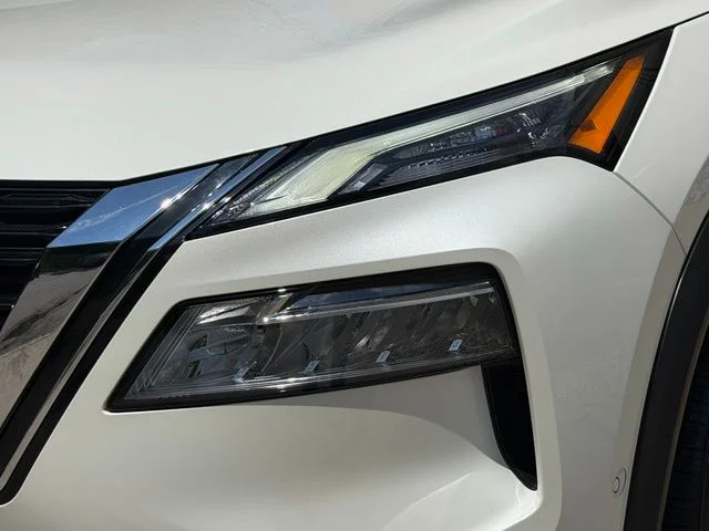 Certified Used 2023 White Nissan SL image 10