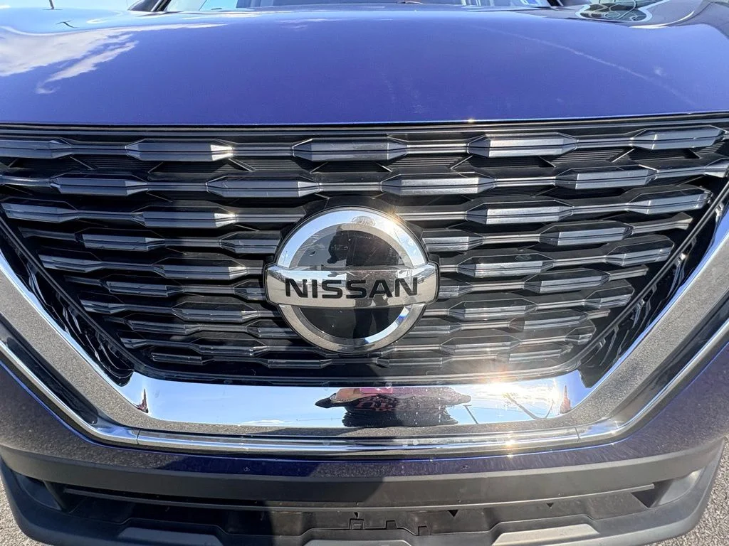 Used 2021 Blue Nissan S image 13