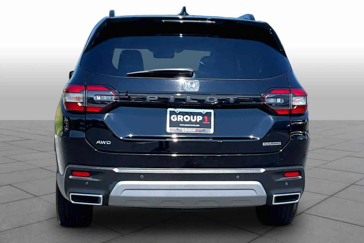 Used 2024 Crystal Black Pearl Honda Touring image 5