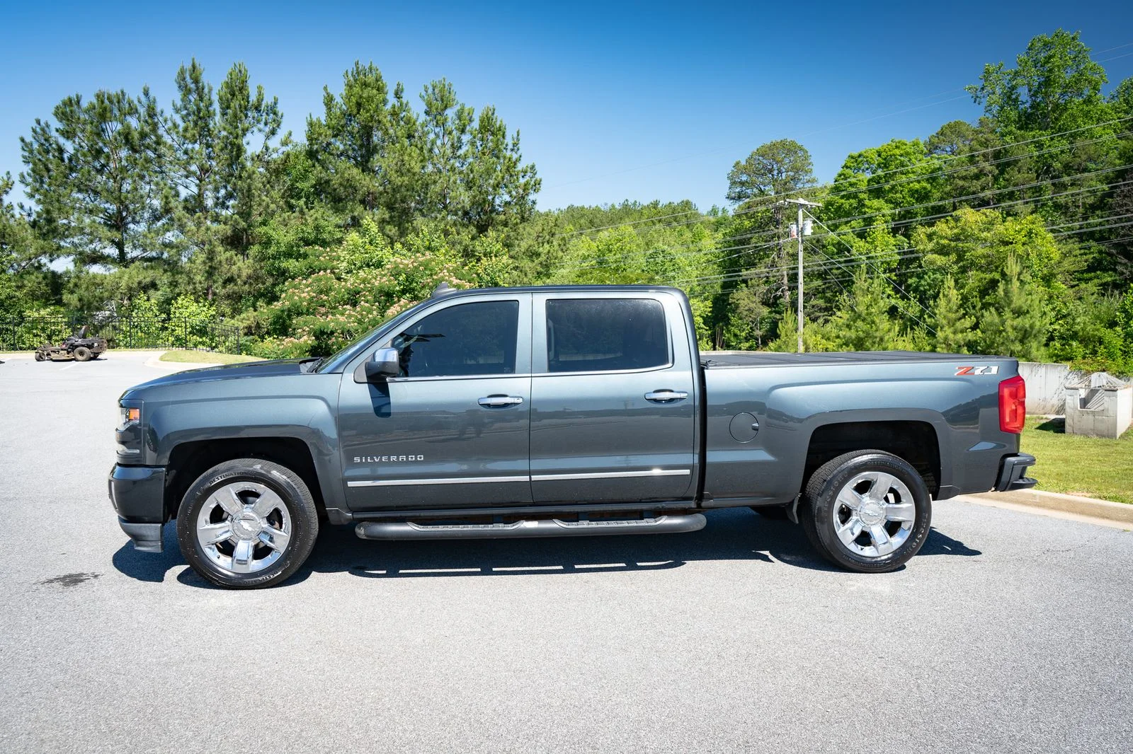 Used 2018 Gray Chevrolet LTZ image 5