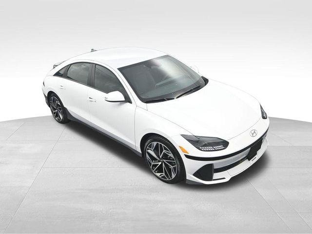 New 2025 White Hyundai SEL image 21