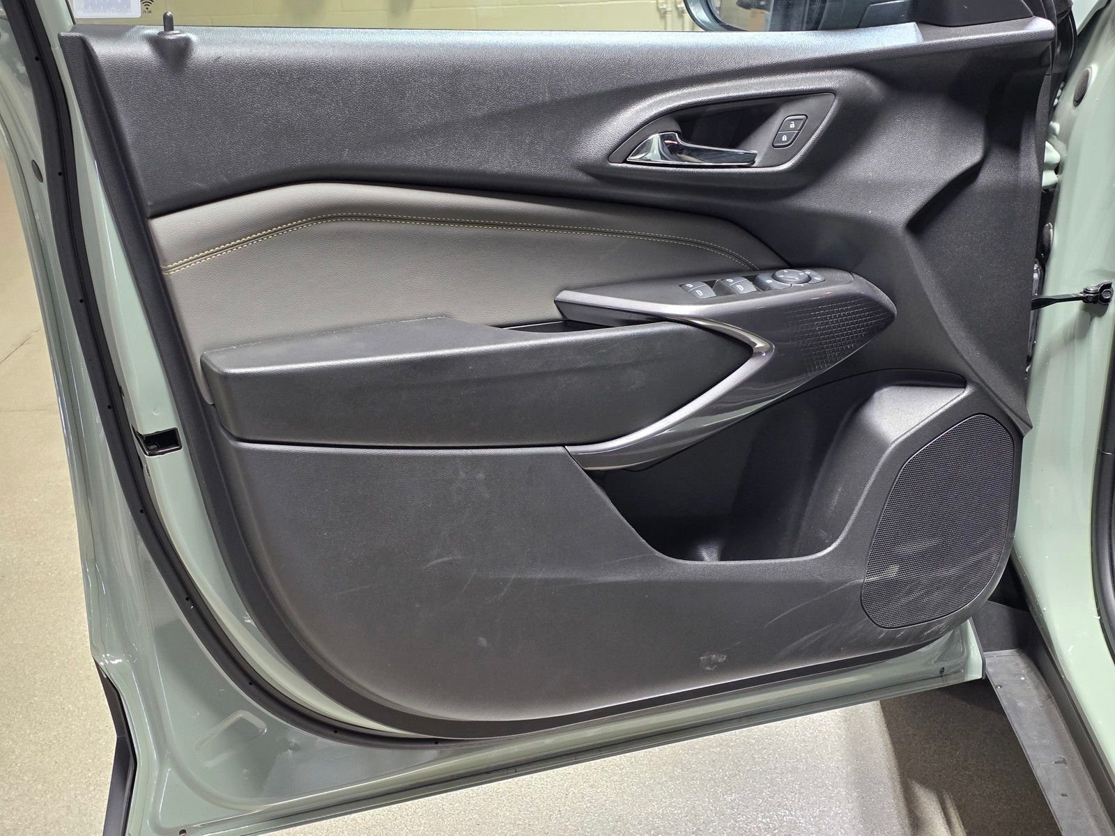 Used 2025 Cacti Green Chevrolet ACTIV image 16