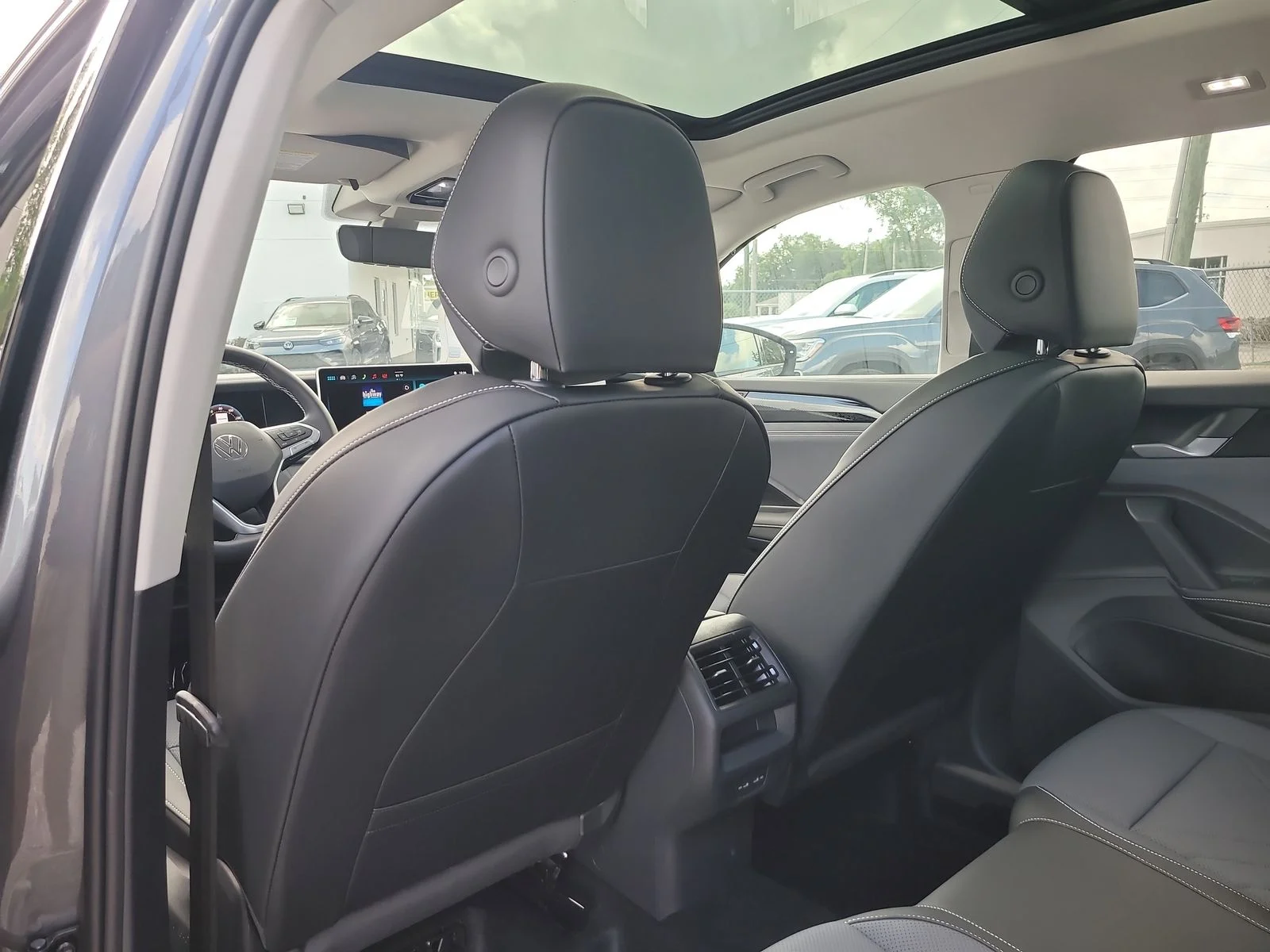 New 2026 Platinum Gray Metallic Volkswagen 2.0T SE image 10