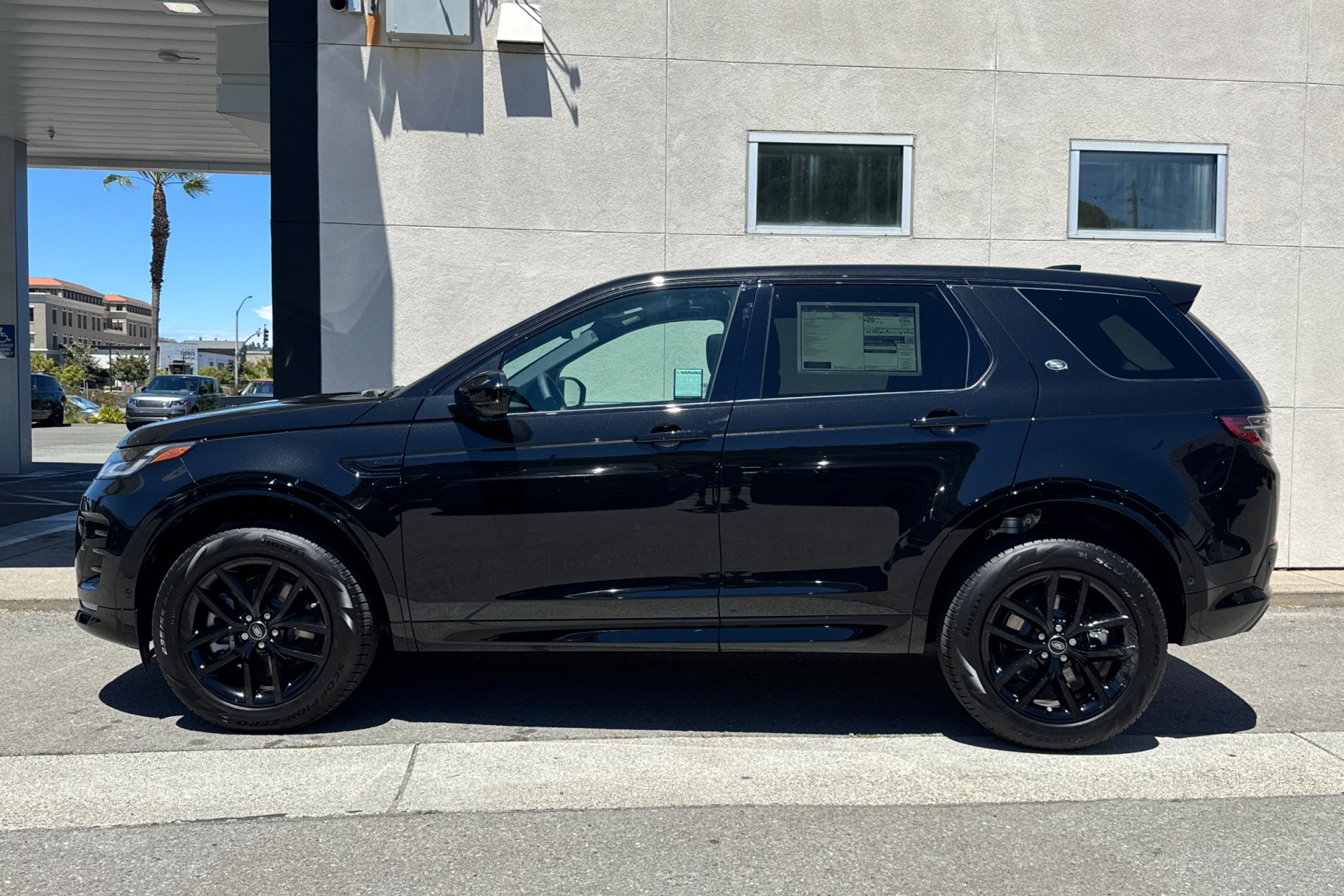 New 2026 Santorini Black Land Rover Landmark image 5
