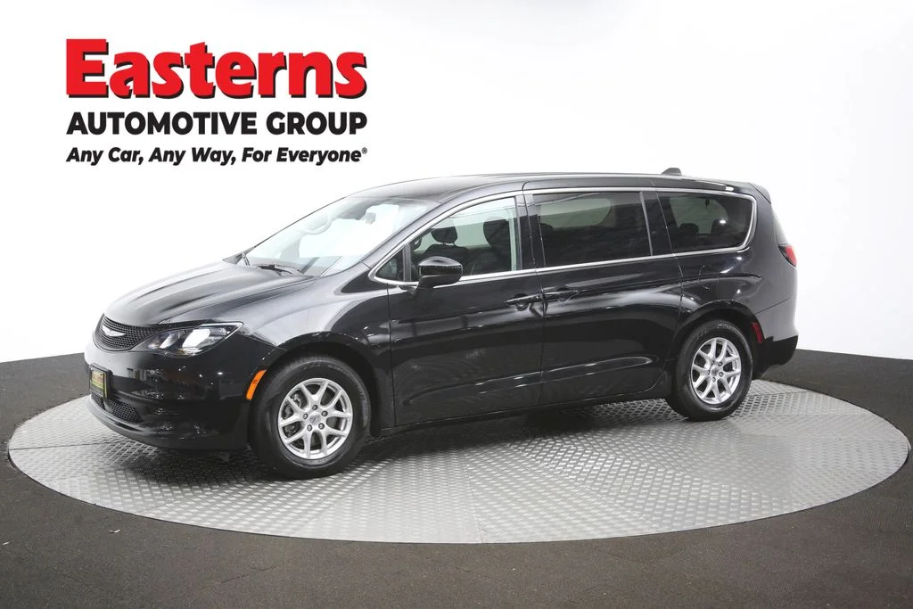 Used 2024 Black Chrysler LX image 58