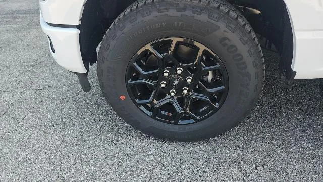 New 2026 Oxford White Ford XLT 4WD image 31
