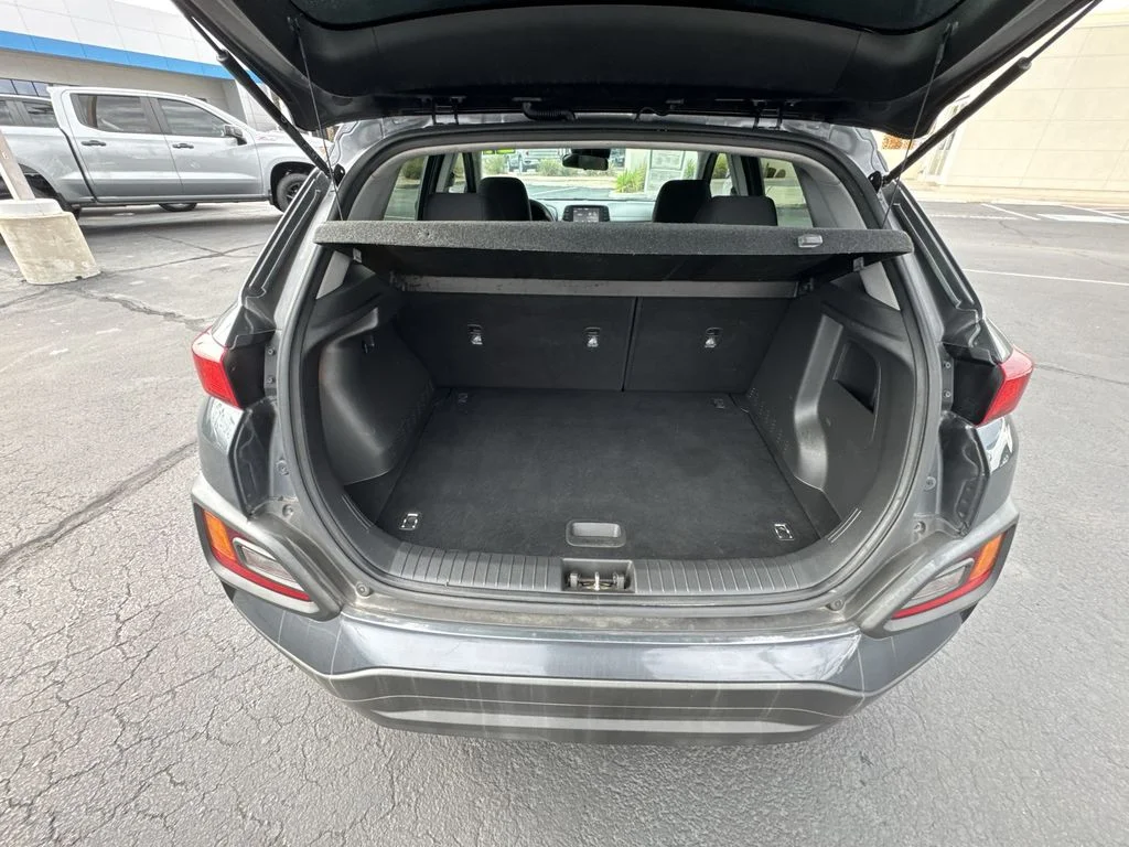 Used 2021 Gray Hyundai SE image 25