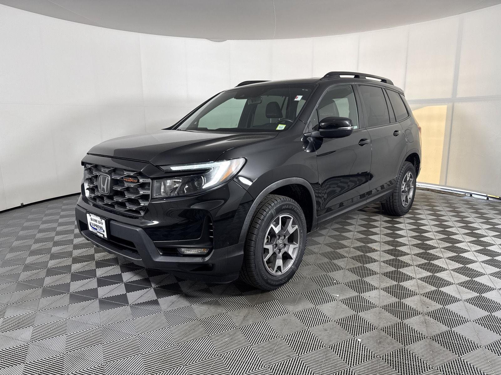 Used 2022 Crystal Black Pearl Honda TrailSport image 3