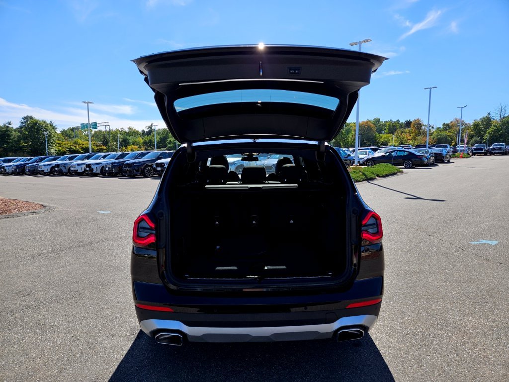 Used 2023 Jet Black BMW xDrive30i image 11