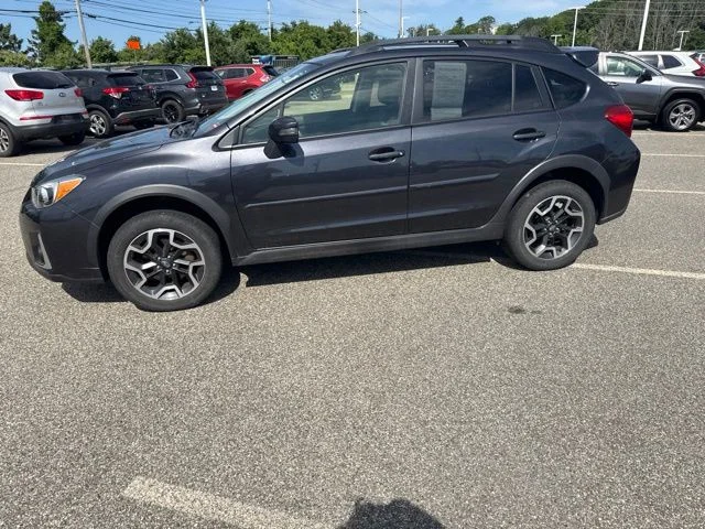 Used 2017 Dark Gray Metallic Subaru 2.0i Limited image 9