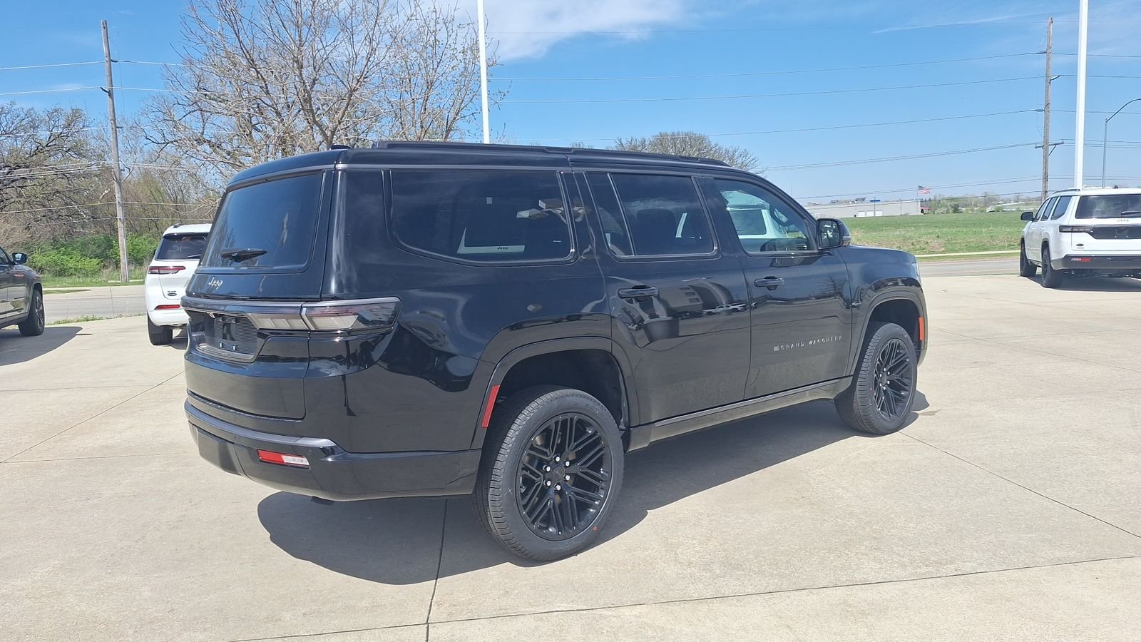 New 2026 High Gloss Black Exterior Paint Jeep Limited Reserve image 4