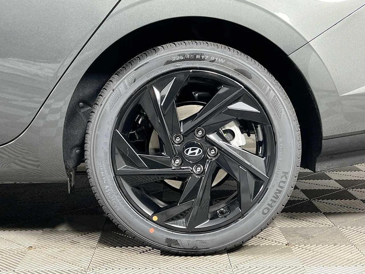 2026 Hyundai Elantra — photo 19