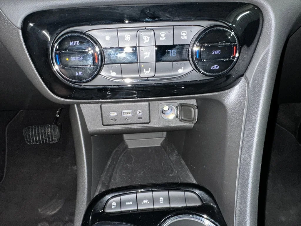 Used 2023 Ebony Twilight Metallic Buick Select image 13