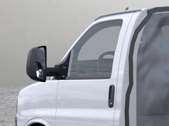 New 2025 Summit White Chevrolet 1WT image 15