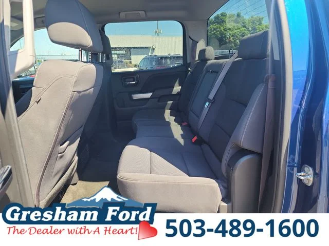 Used 2017 Deep Ocean Blue Metallic Chevrolet LT image 28