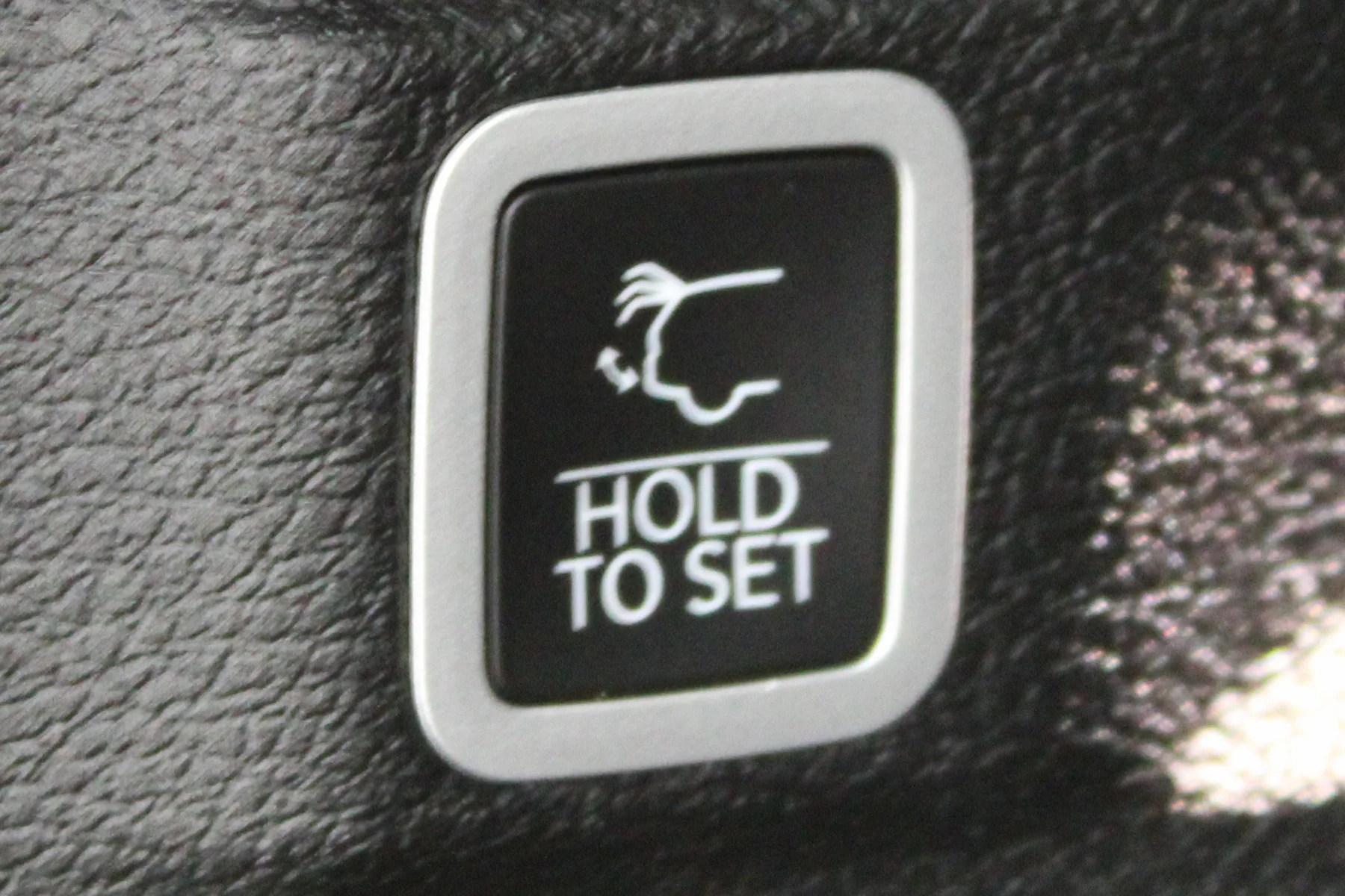 Used 2023 Silver Zynith Jeep Limited 4x4 image 20