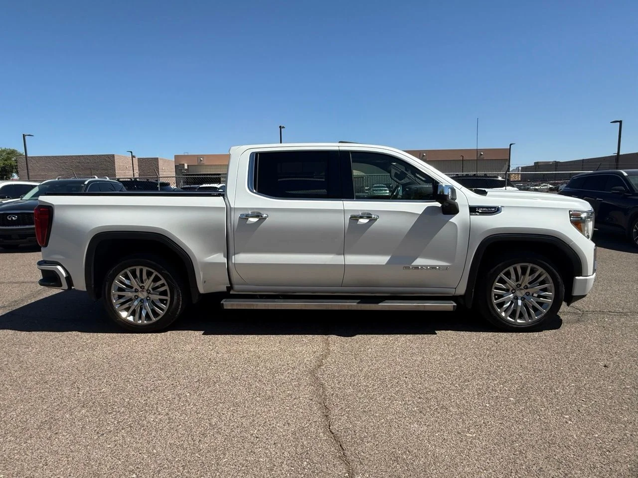 Used 2019 White Frost Tricoat GMC Denali image 4