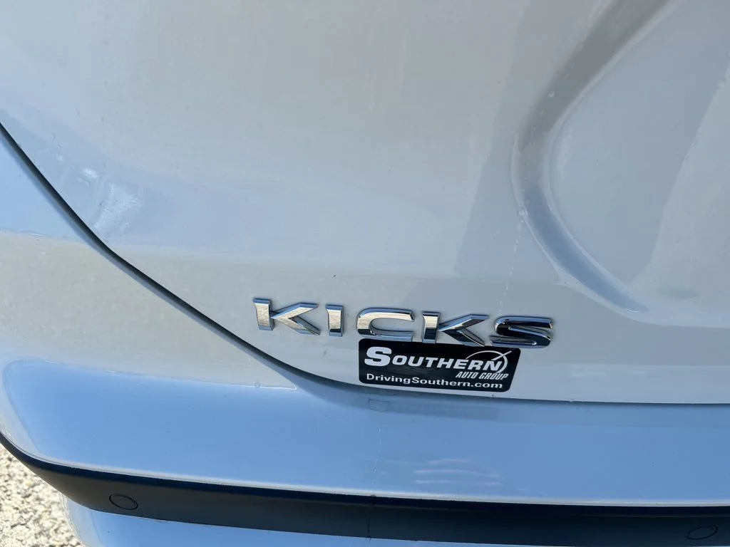 Used 2023 White Nissan SR image 7
