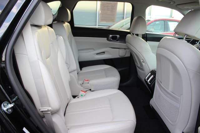 Used 2021 Black Kia S image 30