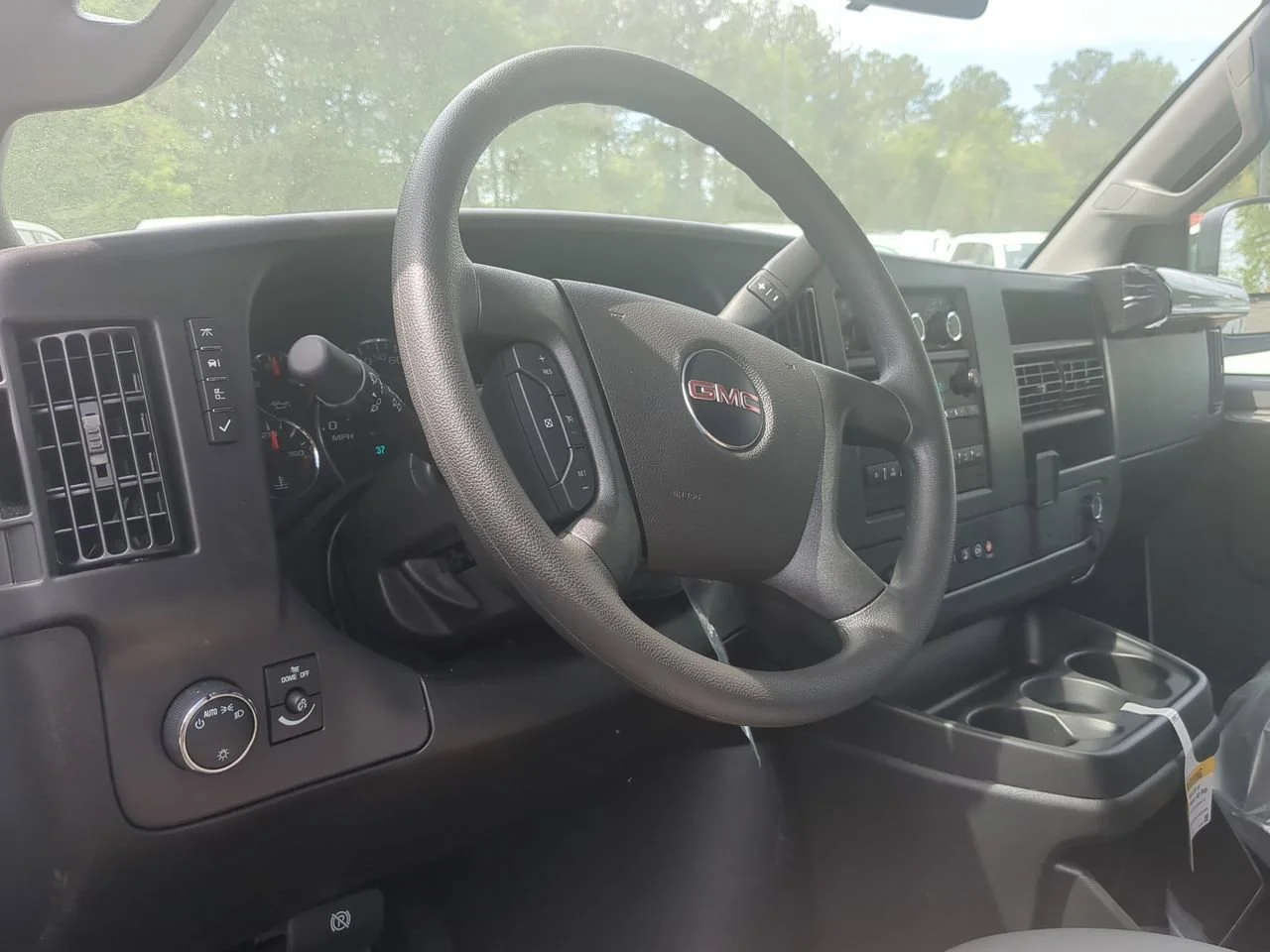 New 2025 Summit White GMC Work Van image 10