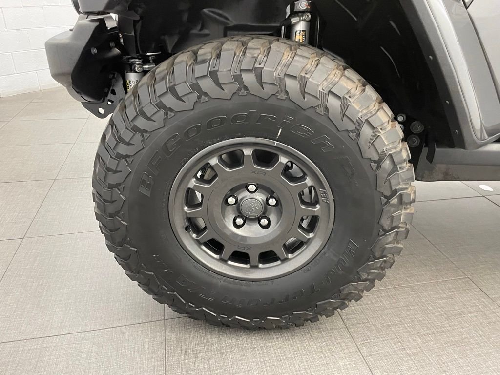 New 2026 Granite Crystal Metallic Clear-Coat Exterior Paint Jeep Rubicon X AEV JT370 image 14