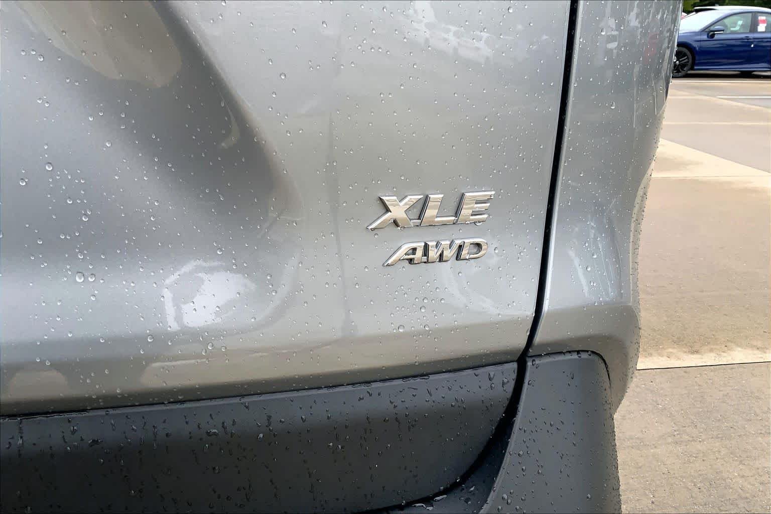 Used 2024 Silver Sky Metallic Toyota XLE image 10