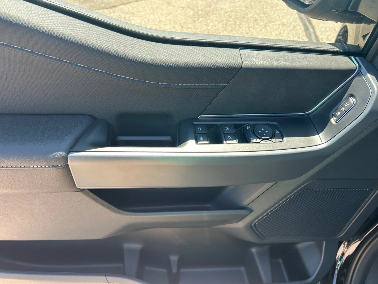 New 2026 Agate Black Metallic Ford XLT image 17