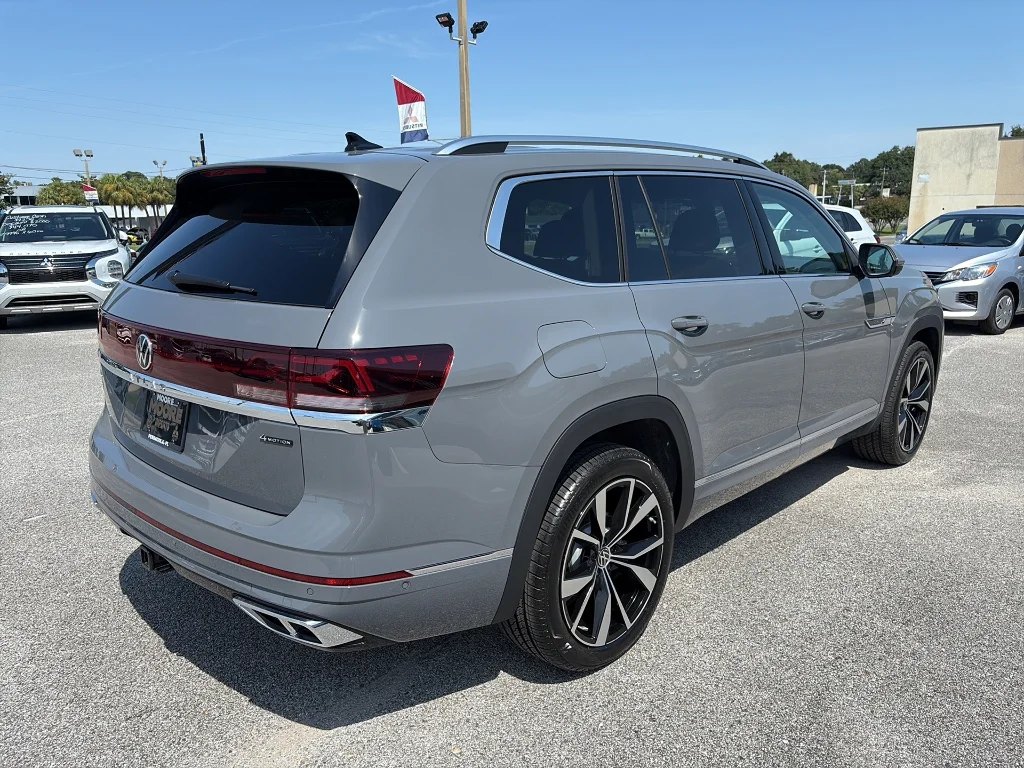 2026 Volkswagen Atlas SEL Premium R-Line - Photo 6