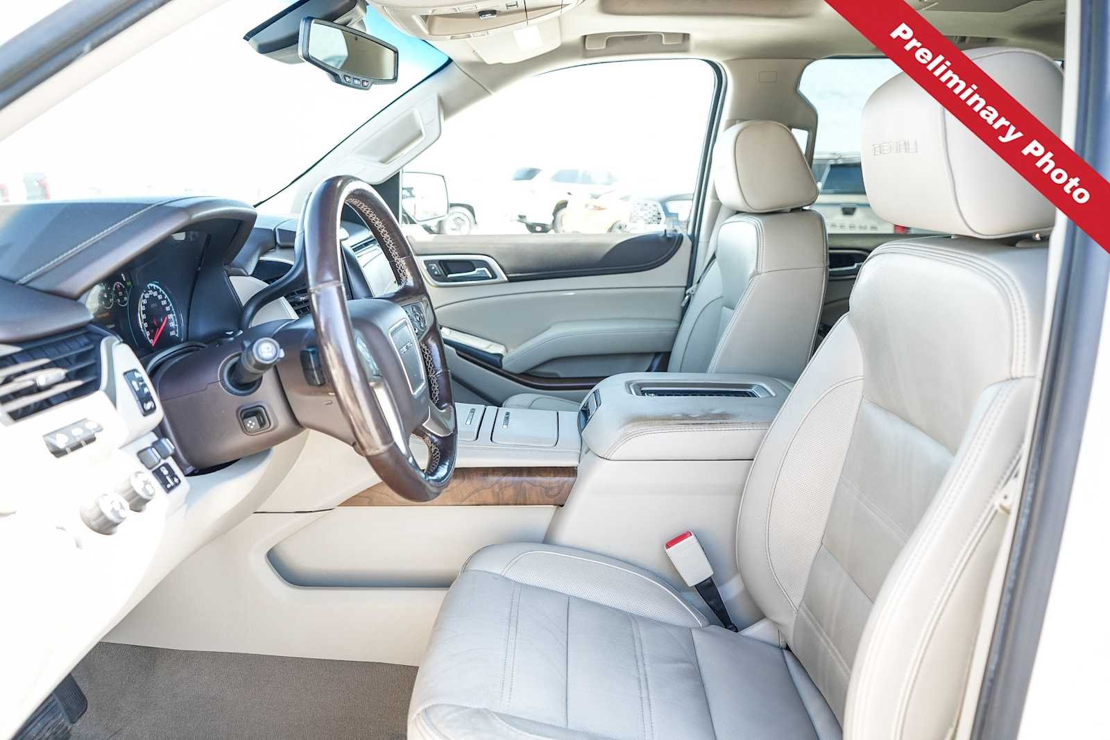 Used 2019 White Frost Tricoat GMC Denali image 13