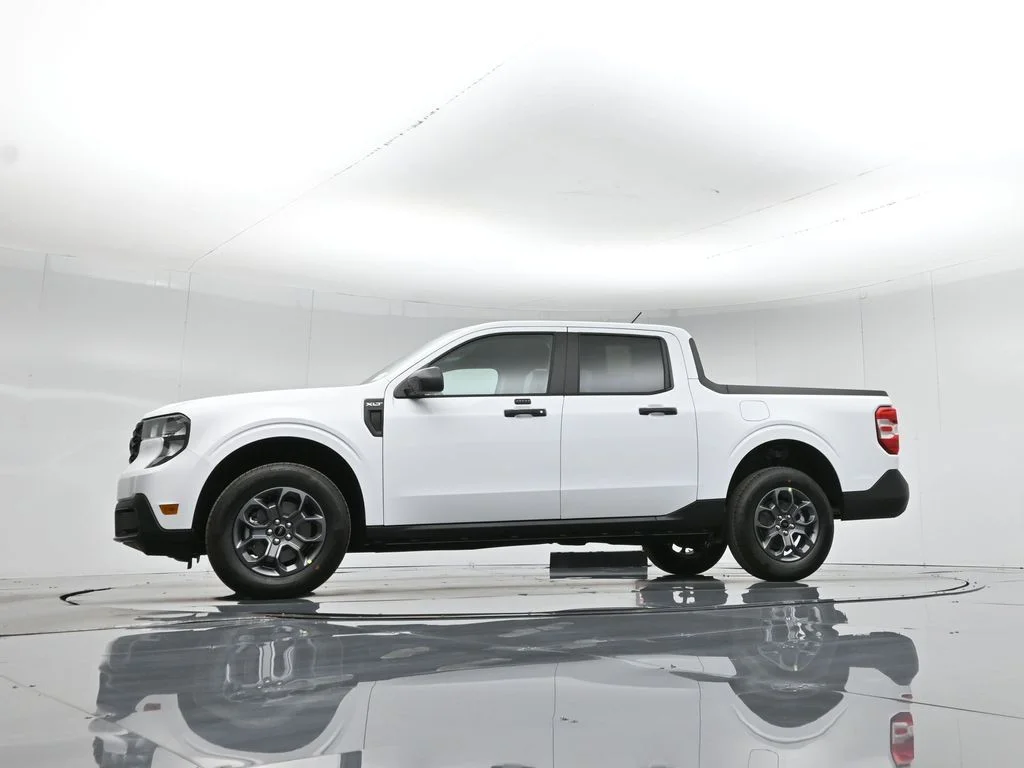 New 2026 Oxford White Ford XLT image 49