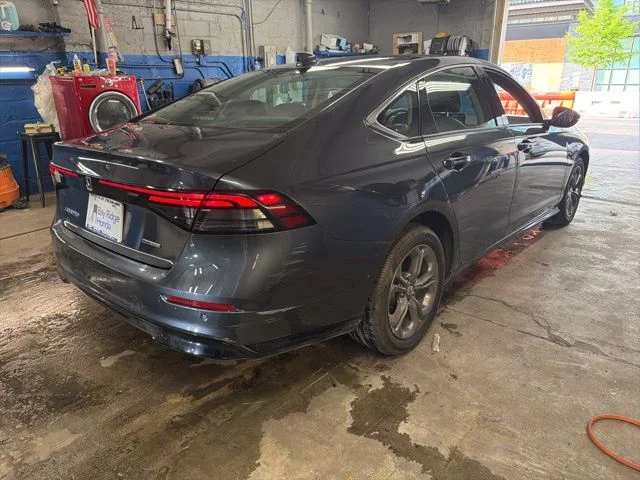 Used 2023 Gray Honda EX-L image 4