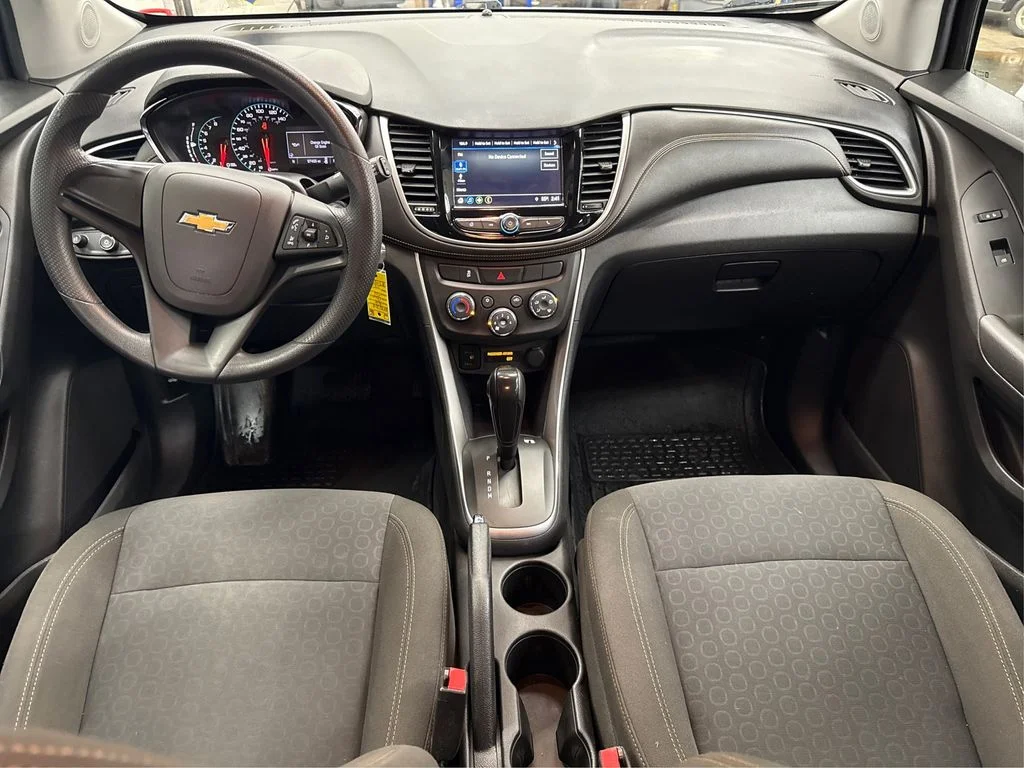 Used 2018 White Chevrolet LS image 21