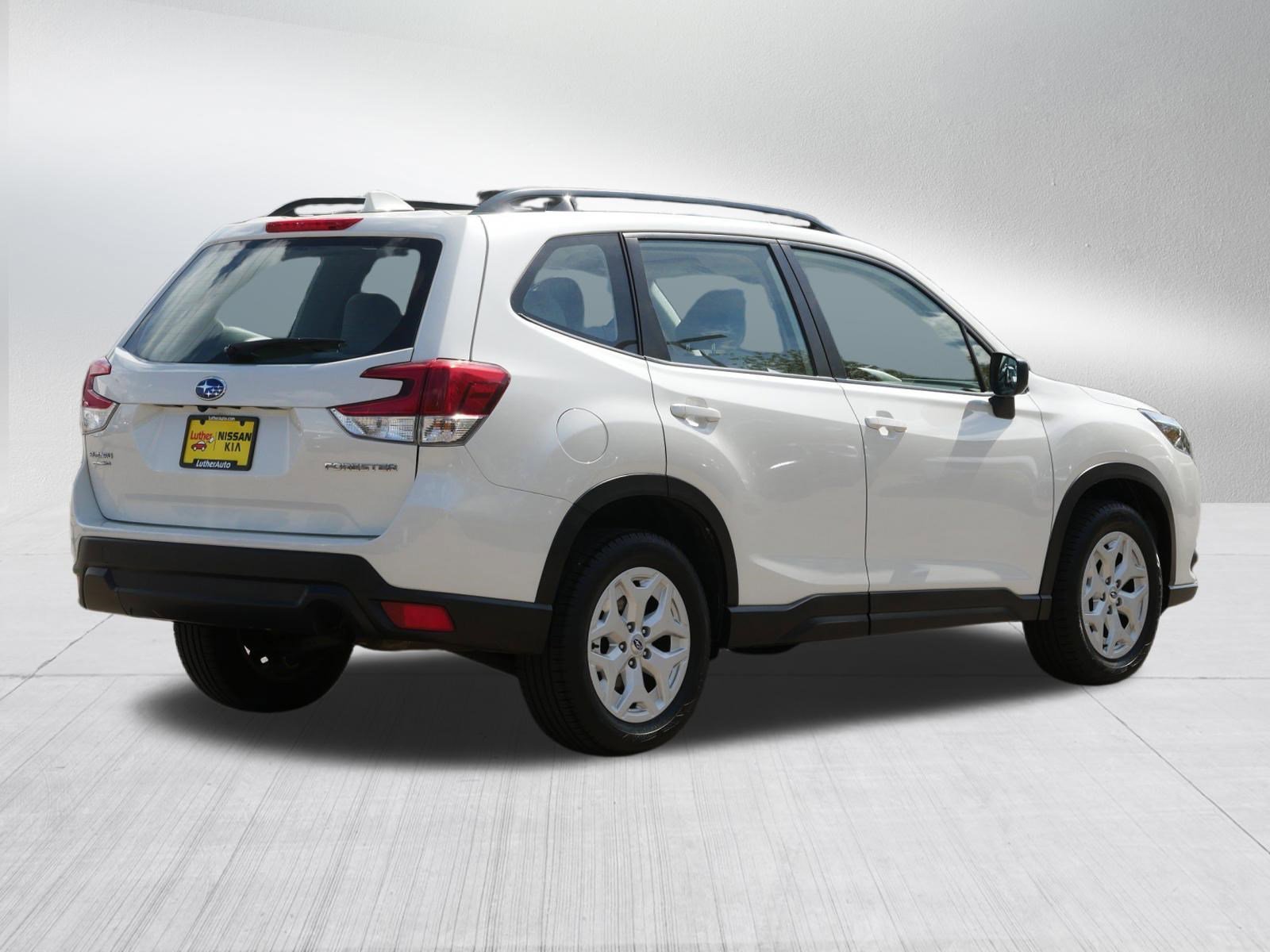 Used 2022 Crystal White Pearl Subaru CVT image 7