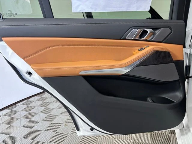 New 2027 Alpine White BMW xDrive40i image 16