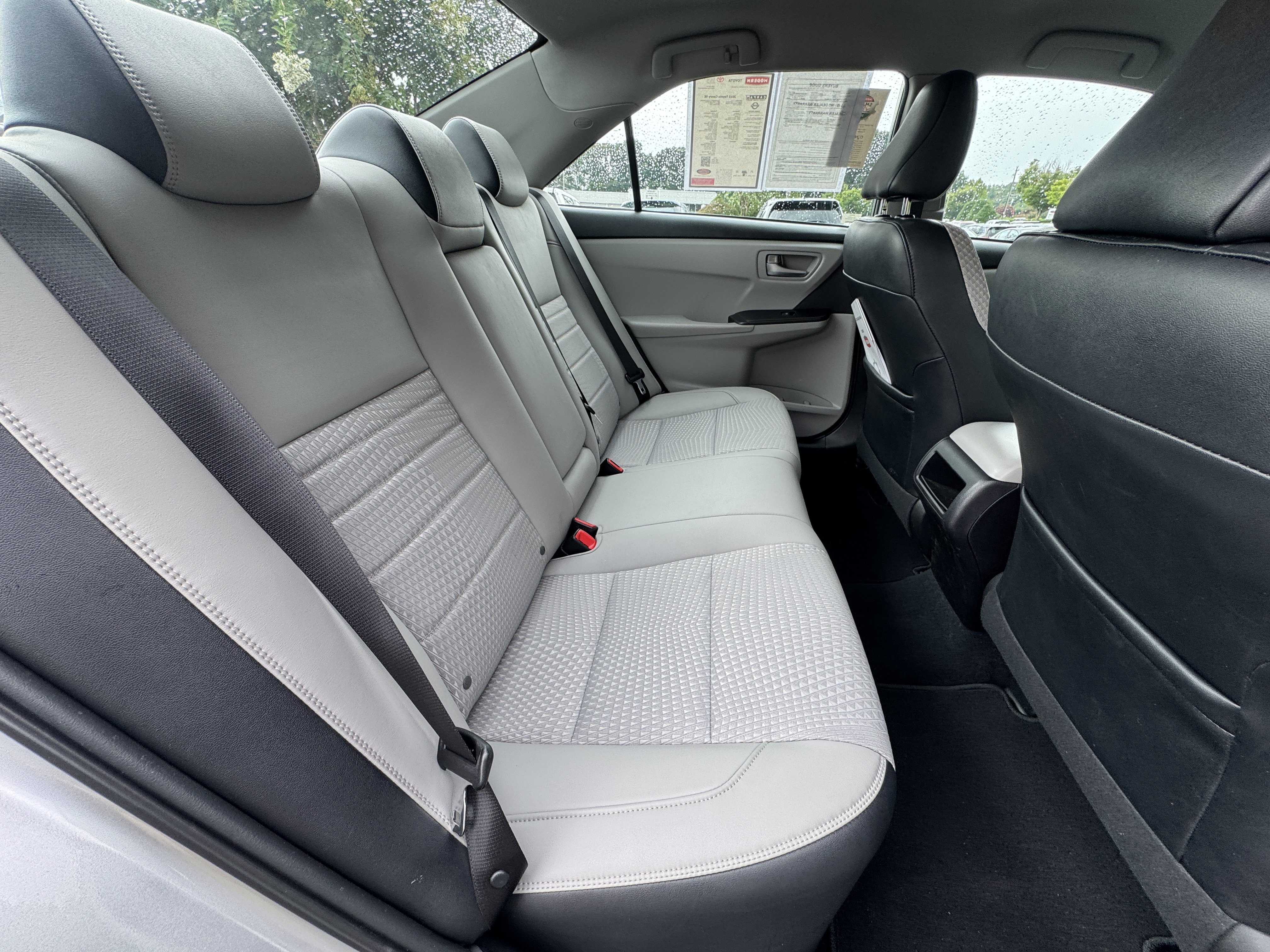 Used 2015 Celestial Silver Metallic Toyota SE image 19