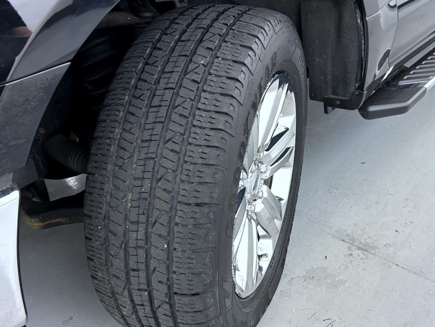 Used 2018 Shadow Black Ford XLT image 24